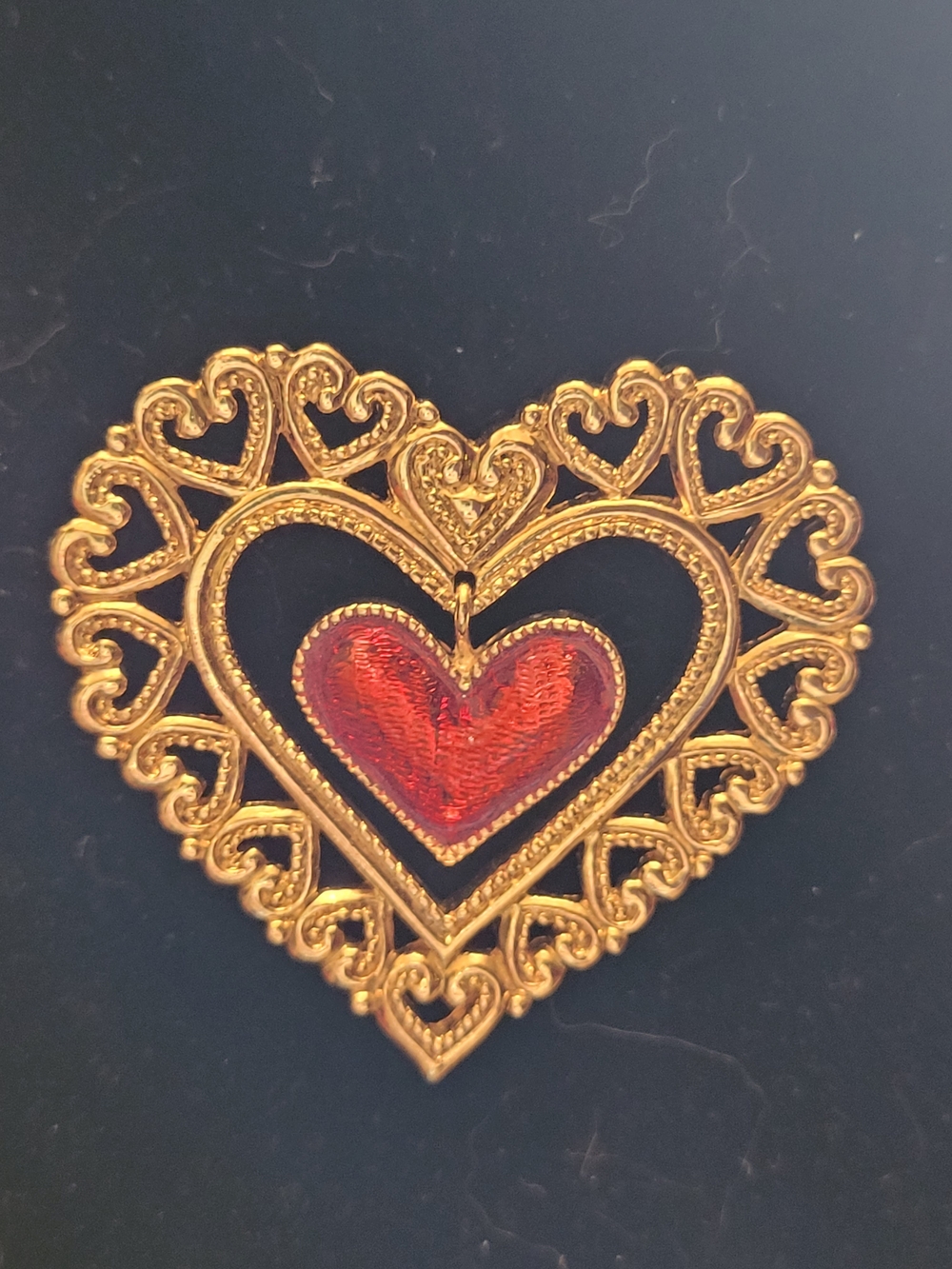 Vintage Avon Dangling Heart Brooch Pin Gold Tone Red Enamel Filigree Orig. Box